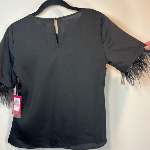 Vince Camuto Womens Faux Feather Trim Short Sleeve Blouse Shirt Black NEW Sz XXS - Picture 11 of 12